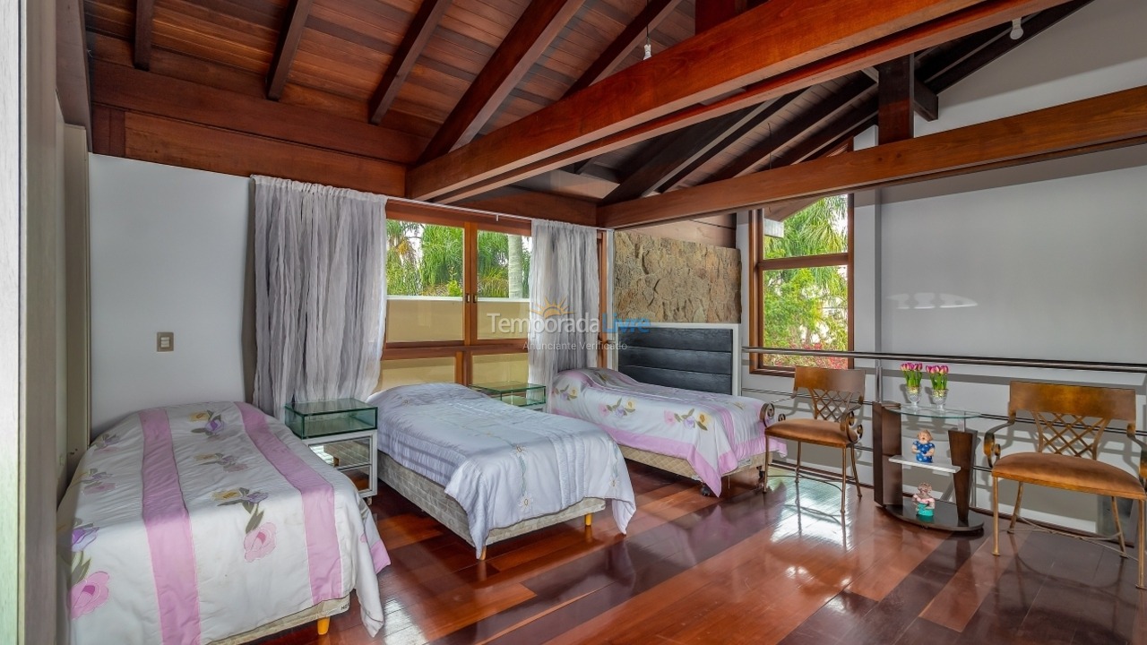 Casa para aluguel de temporada em Florianopolis (Jurerê Internacional)