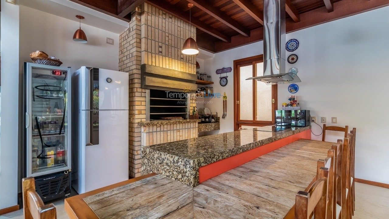 Casa para aluguel de temporada em Florianopolis (Jurerê Internacional)