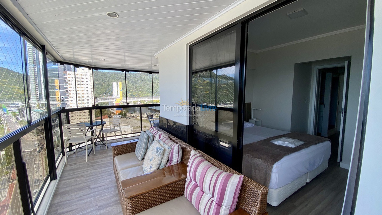Apartamento para aluguel de temporada em Balneário Camboriú (Praia Central)