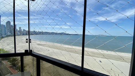 FRENTE MAR! SACADA C/ CHURRASQ; 4 QTOS; 3 BANHEIROS; 2 VAGAS; AR; WIFI