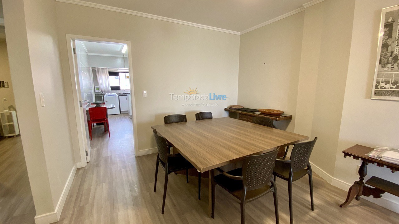 Apartamento para aluguel de temporada em Balneário Camboriú (Praia Central)