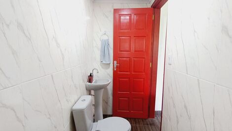 Banheiro externo (área do churrasco)