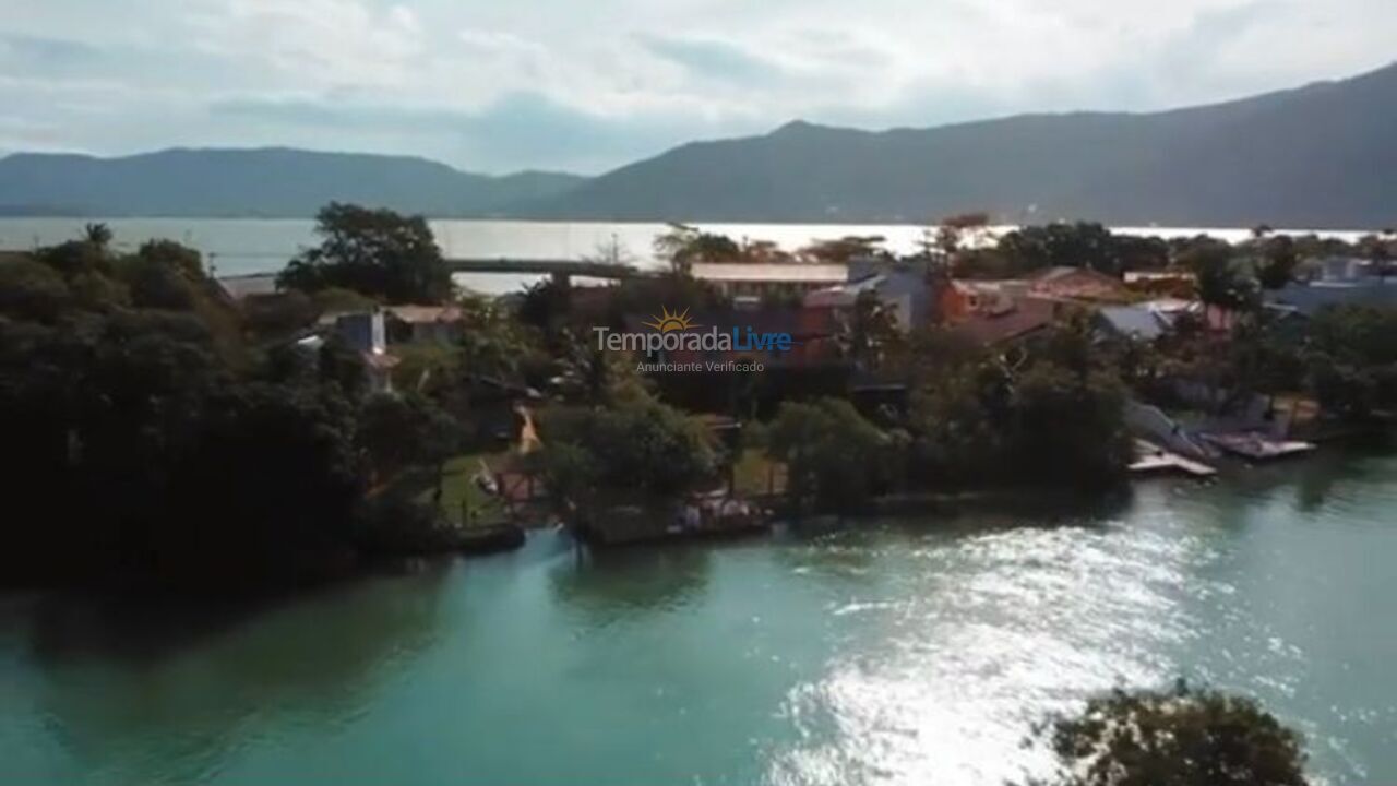 Casa para aluguel de temporada em Florianópolis (Barra da Lagoa)