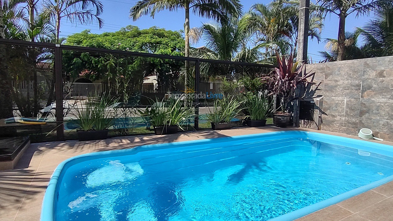 Casa para aluguel de temporada em Guaratuba (Brejatuba)