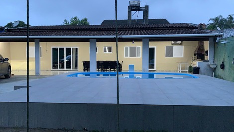 Casa Super Aconchegante com piscina