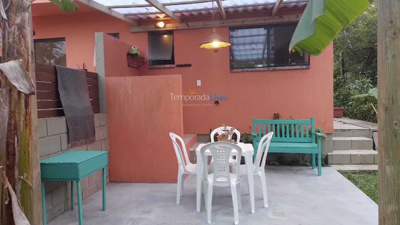 Casa para aluguel de temporada em Garopaba (Areias de Macacu)