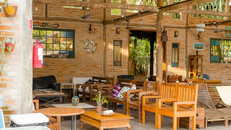 COUSES WITH 2 SUITES FOR UP TO 8 PEOPLE