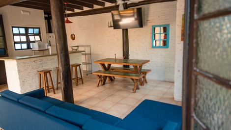 COUSES WITH 2 SUITES FOR UP TO 8 PEOPLE