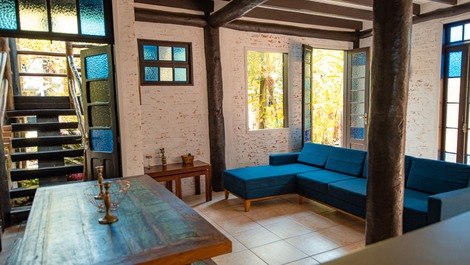 COUSES WITH 2 SUITES FOR UP TO 8 PEOPLE