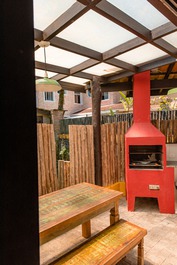 COUSES WITH 2 SUITES FOR UP TO 8 PEOPLE