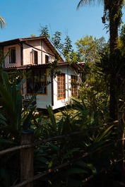 Casa com 3 suítes para até 10 pessoas