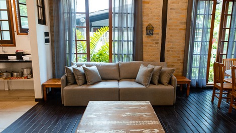 HOUSE WITH 3 SUITES FOR UP TO 10 PEOPLE