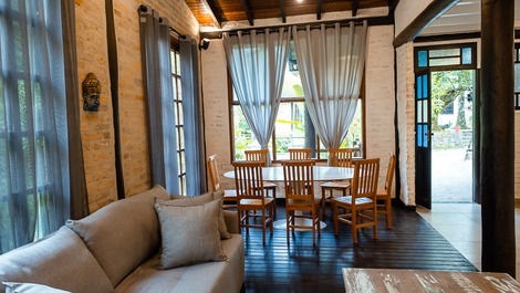 HOUSE WITH 3 SUITES FOR UP TO 10 PEOPLE