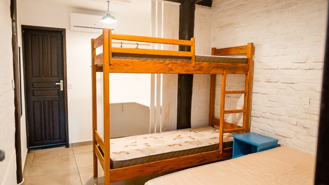 HOUSE WITH 3 SUITES FOR UP TO 10 PEOPLE