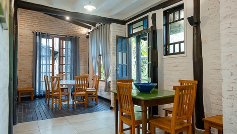 HOUSE WITH 3 SUITES FOR UP TO 10 PEOPLE