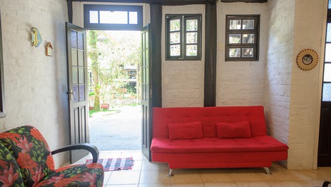 CASA COM 2 SUÍTES - para até 6 pessoas