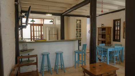 CASA COM 2 SUÍTES - para até 6 pessoas