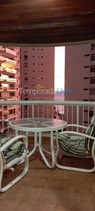 Apartamento para aluguel de temporada em Guarujá (Pitangueiras)