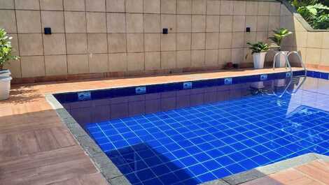 SEASONAL HOUSE WITHIN THE SÃO LOURENÇO RIVIERA WITH AIR CONDITIONING