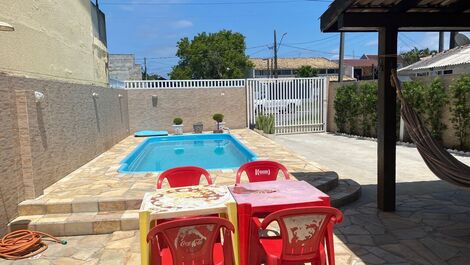 Rent a house with a pool in Guaratuba for the season