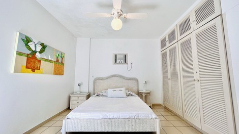 Apartamento en el Paseo Marítimo de Praia das Pitangueiras - 20 Metros de la Playa