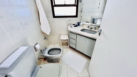 Apartamento en el Paseo Marítimo de Praia das Pitangueiras - 20 Metros de la Playa