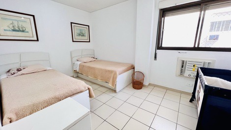 Apartamento en el Paseo Marítimo de Praia das Pitangueiras - 20 Metros de la Playa