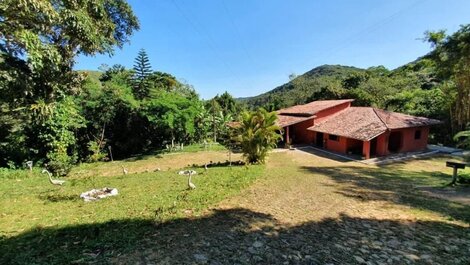 Linda casa com banho natural em Guaramiranga