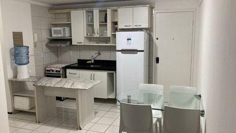 Hermoso apartamento amoblado con vista al mar en Meireles