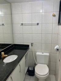 Hermoso apartamento amoblado con vista al mar en Meireles