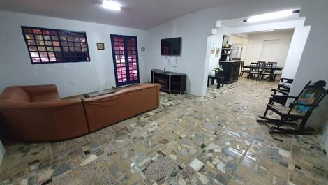 Linda casa com banho natural em Guaramiranga