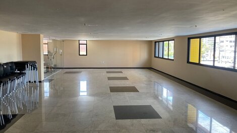 Hermoso apartamento amoblado con vista al mar en Meireles