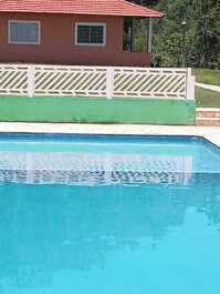 Piscina com hidromassagem 