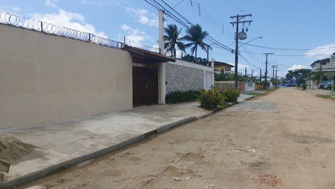 0060.01 - Maranduba Casa 5 Dormitórios Piscina WIFI 17 Pess 60M Do Mar