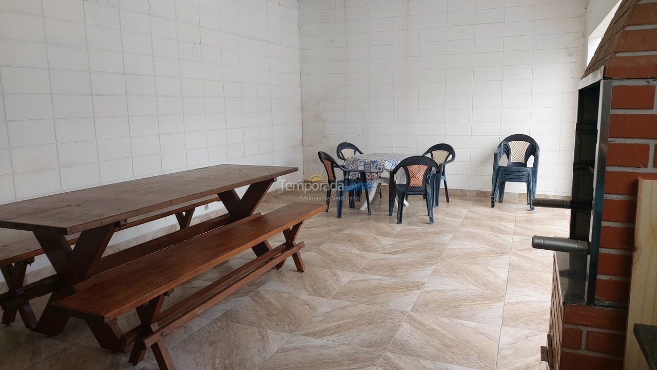 Casa para aluguel de temporada em Ubatuba (Maranduba)