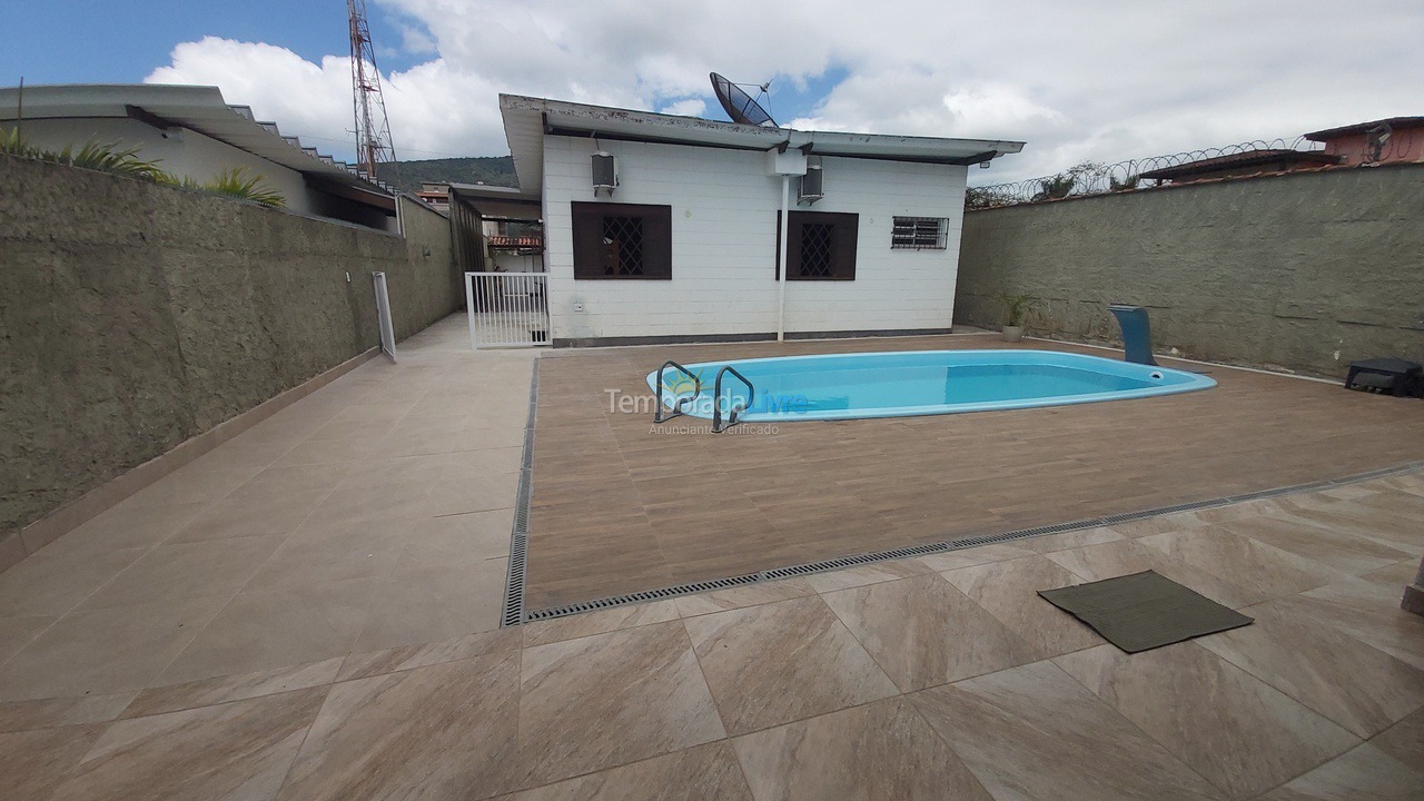 Casa para aluguel de temporada em Ubatuba (Maranduba)