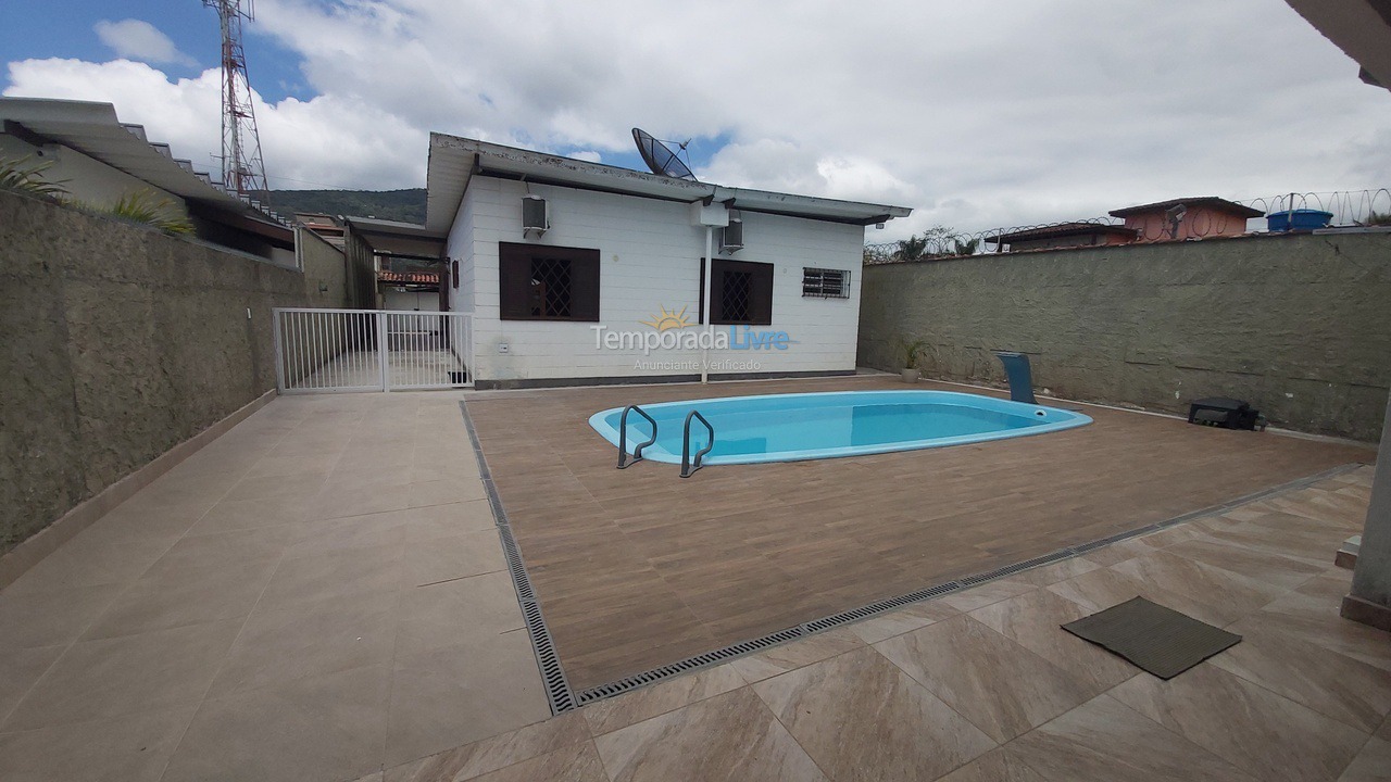 Casa para aluguel de temporada em Ubatuba (Maranduba)