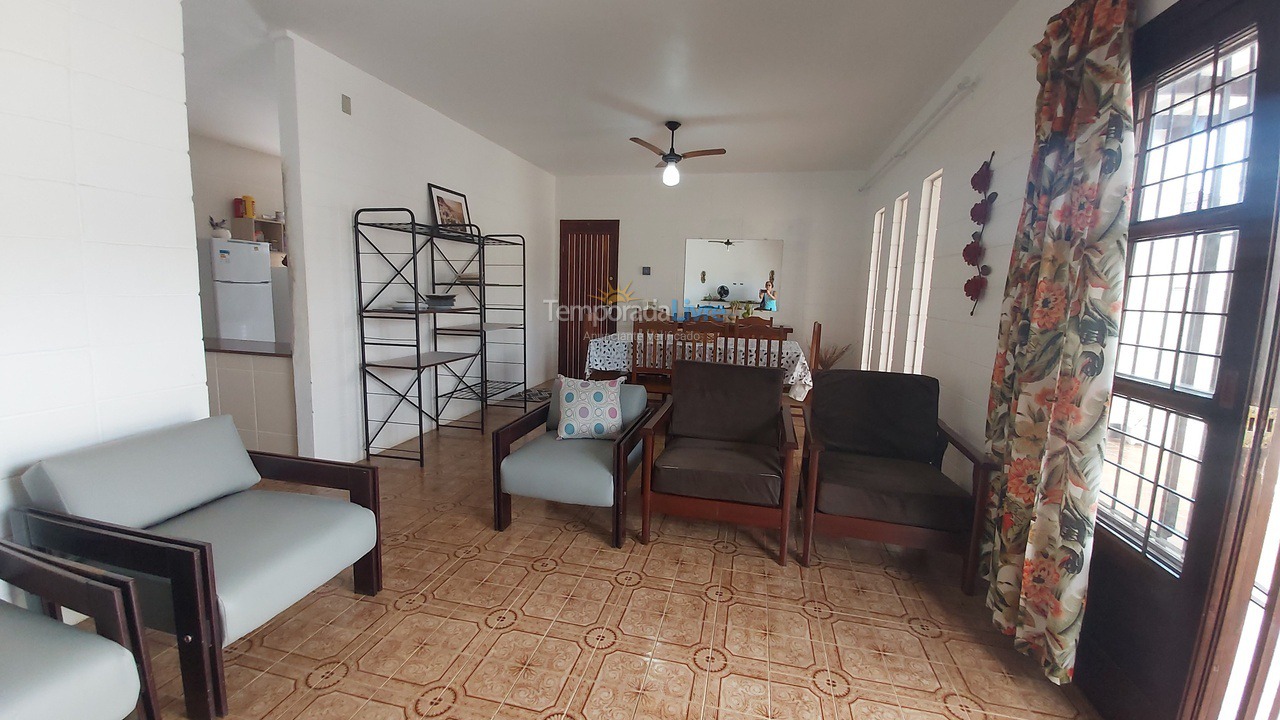Casa para aluguel de temporada em Ubatuba (Maranduba)