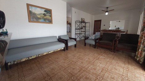 0060.01 - Maranduba Casa 5 Dormitórios Piscina WIFI 17 Pess 60M Do Mar