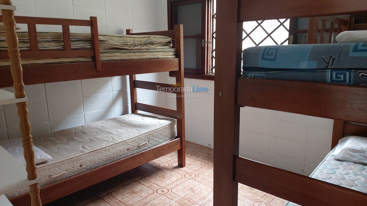 Casa para aluguel de temporada em Ubatuba (Maranduba)