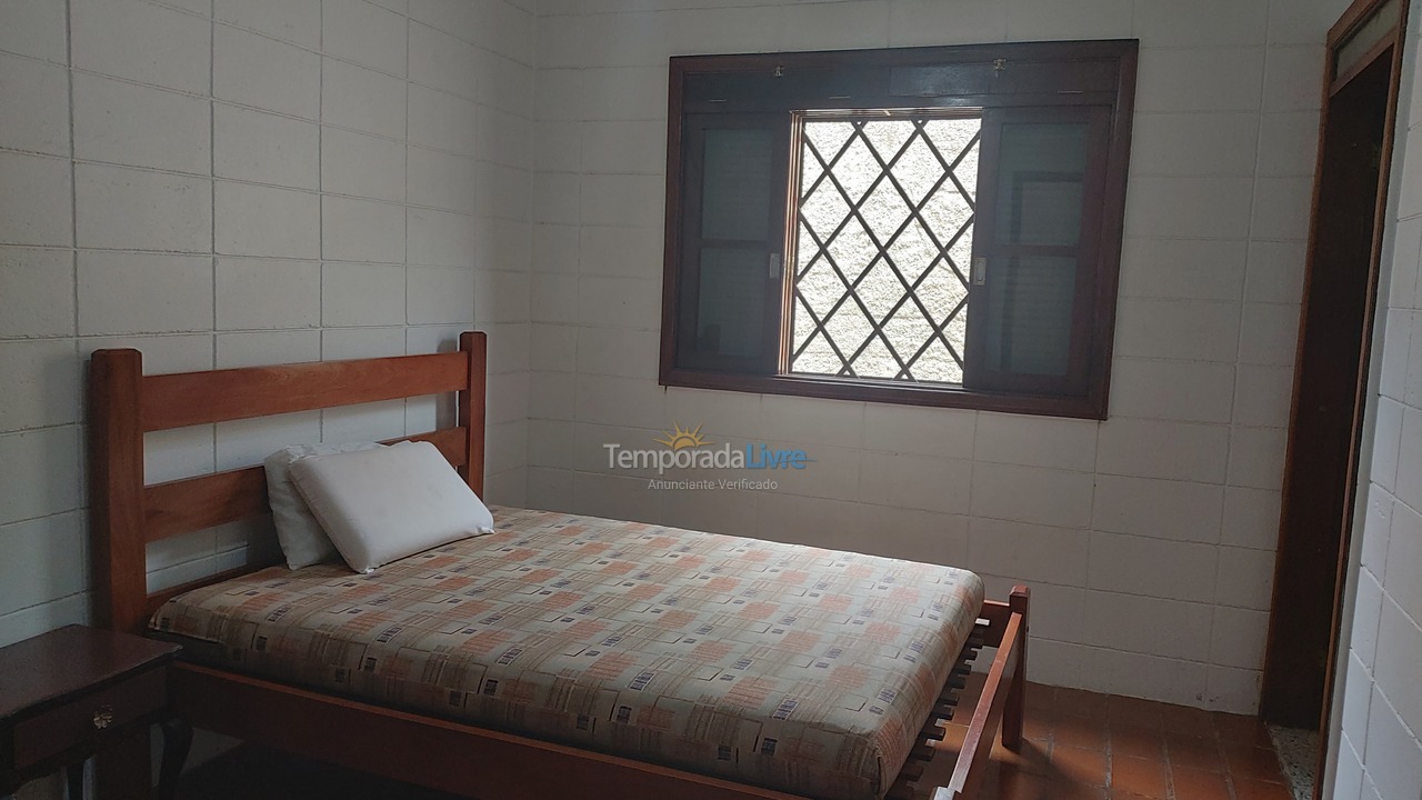 Casa para aluguel de temporada em Ubatuba (Maranduba)