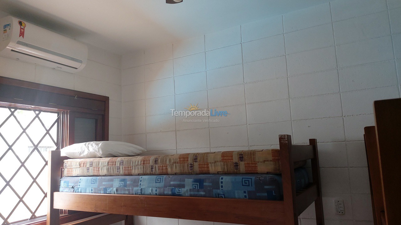 Casa para aluguel de temporada em Ubatuba (Maranduba)