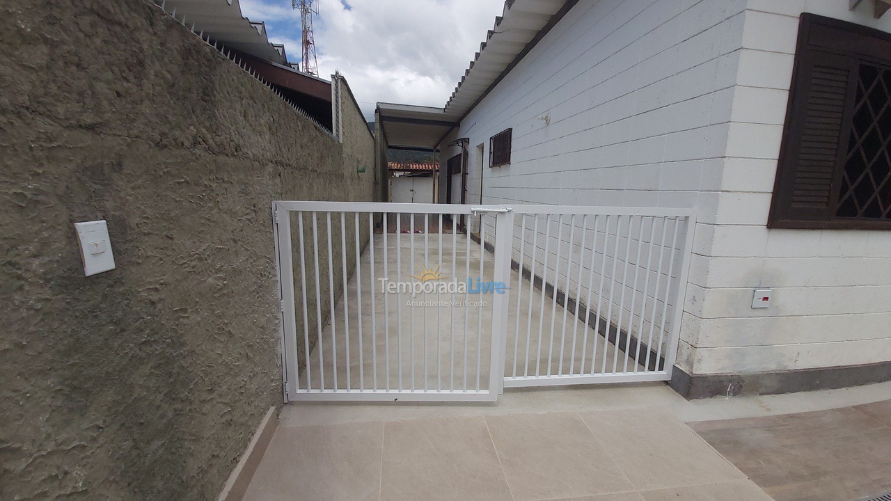 Casa para aluguel de temporada em Ubatuba (Maranduba)