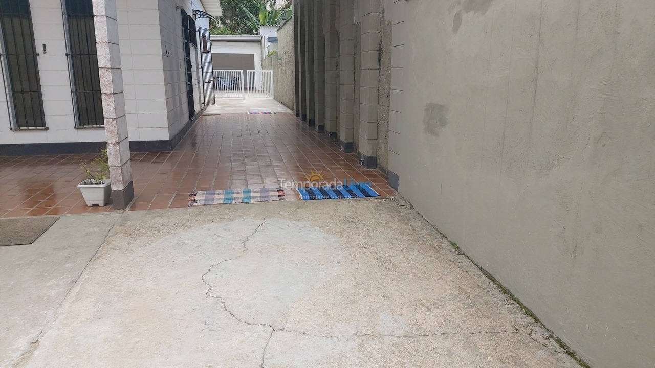 Casa para aluguel de temporada em Ubatuba (Maranduba)