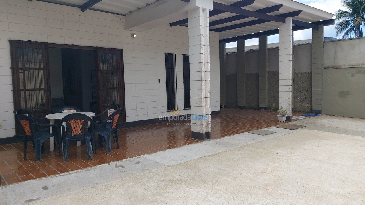 Casa para aluguel de temporada em Ubatuba (Maranduba)