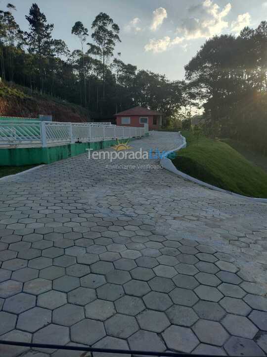 Casa para aluguel de temporada em Nazaré Paulista (Sertãozinho)