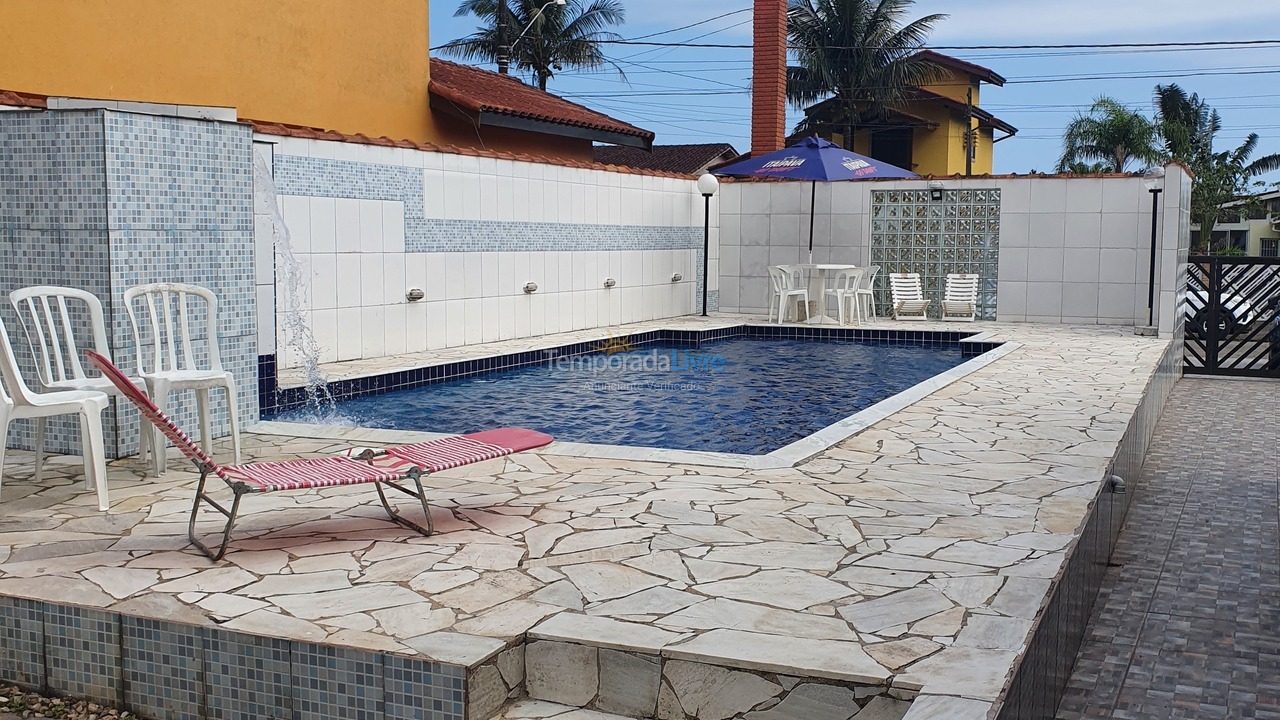 Casa para alquiler de vacaciones em Bertioga (Condominio Morada da Praia)