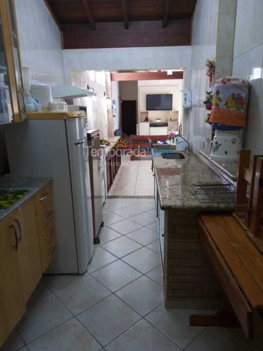 Casa para alquiler de vacaciones em Bertioga (Condominio Morada da Praia)