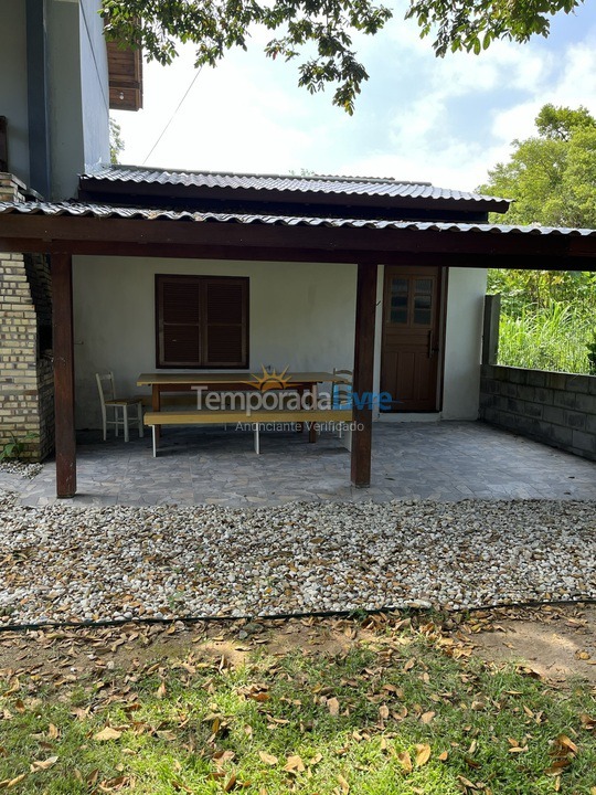 Casa para aluguel de temporada em Garopaba (Praia da Ferrugem)