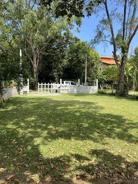 CASA SIMPLES E EQUIPADA 100MTS DO MAR